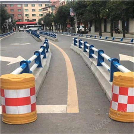 重庆交通混凝土隔离墩马路道路防护栏公路防撞墩隔离带