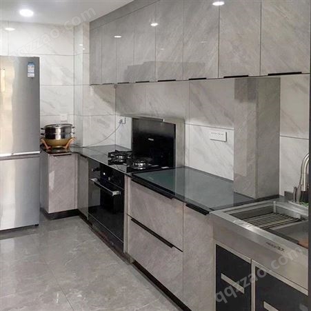 铝唯现代简约开放式整体厨房吊柜铝合金岩板柜台面白色全铝橱柜